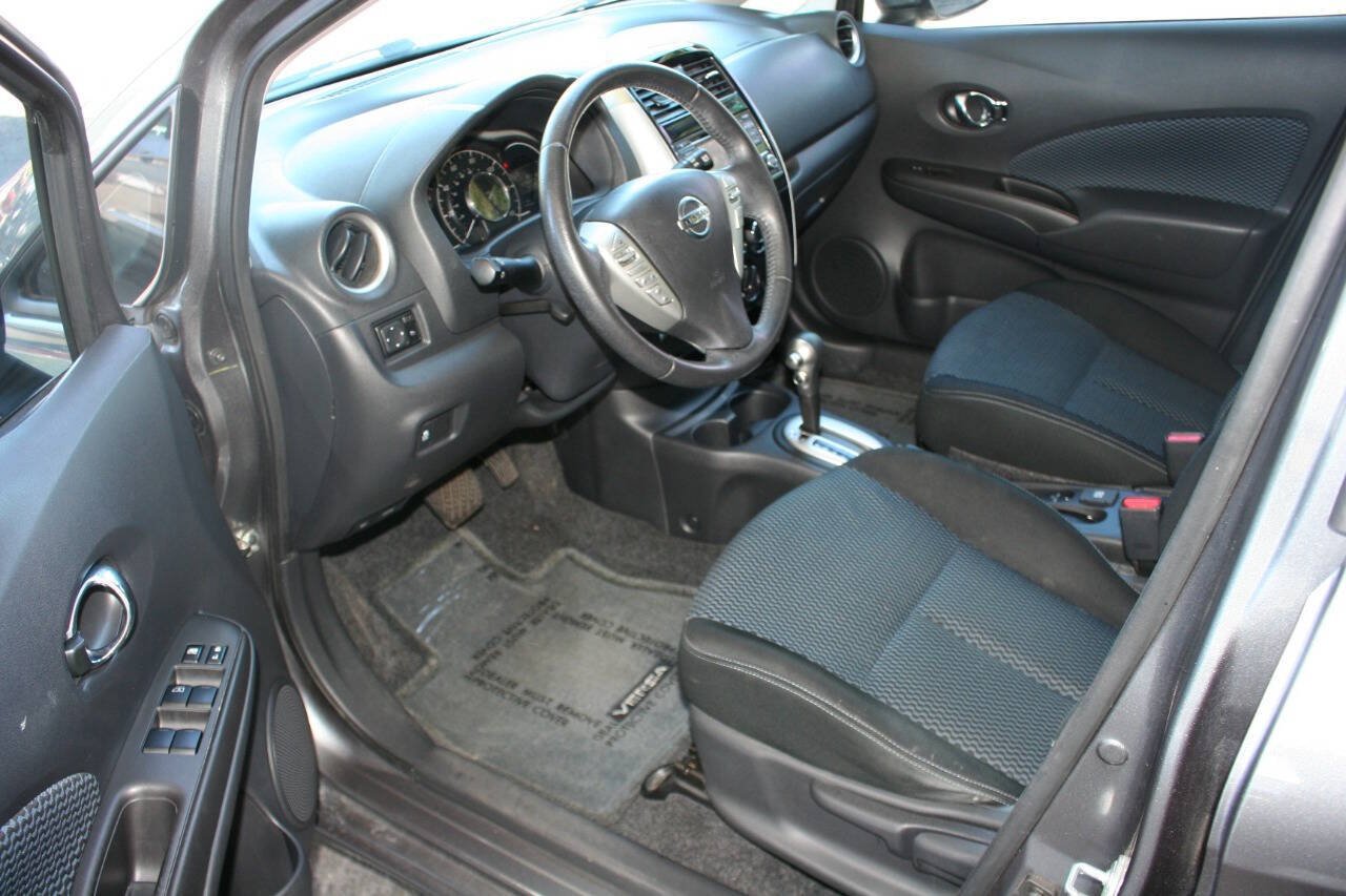 Used 2016 Nissan Versa Note SV FWD image 13