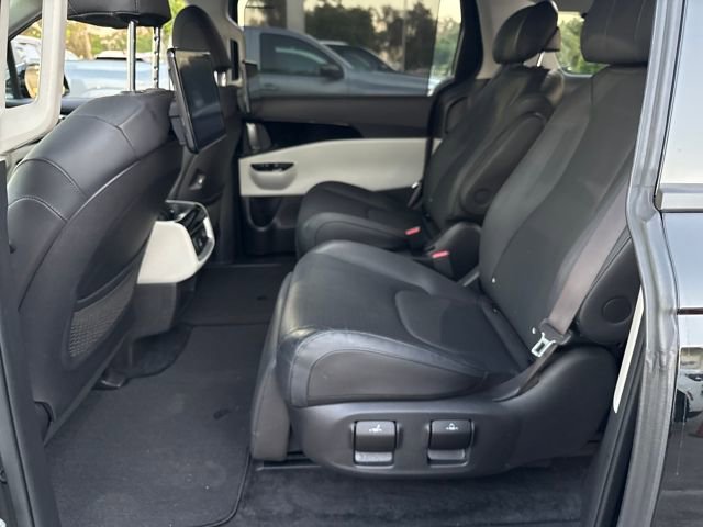 Used 2024 Kia Carnival SX Prestige image 25