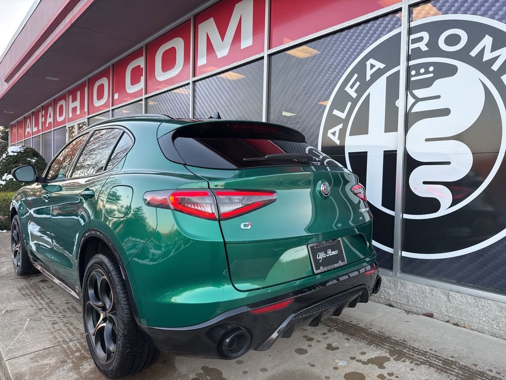 New 2025 Alfa Romeo Stelvio Sprint image 8