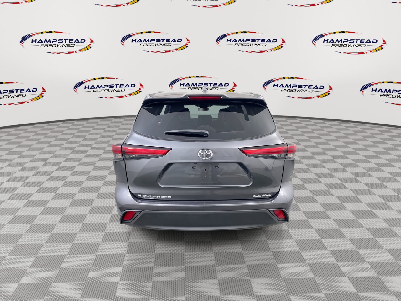 Used 2020 Toyota Highlander XLE AWD/4WD image 7