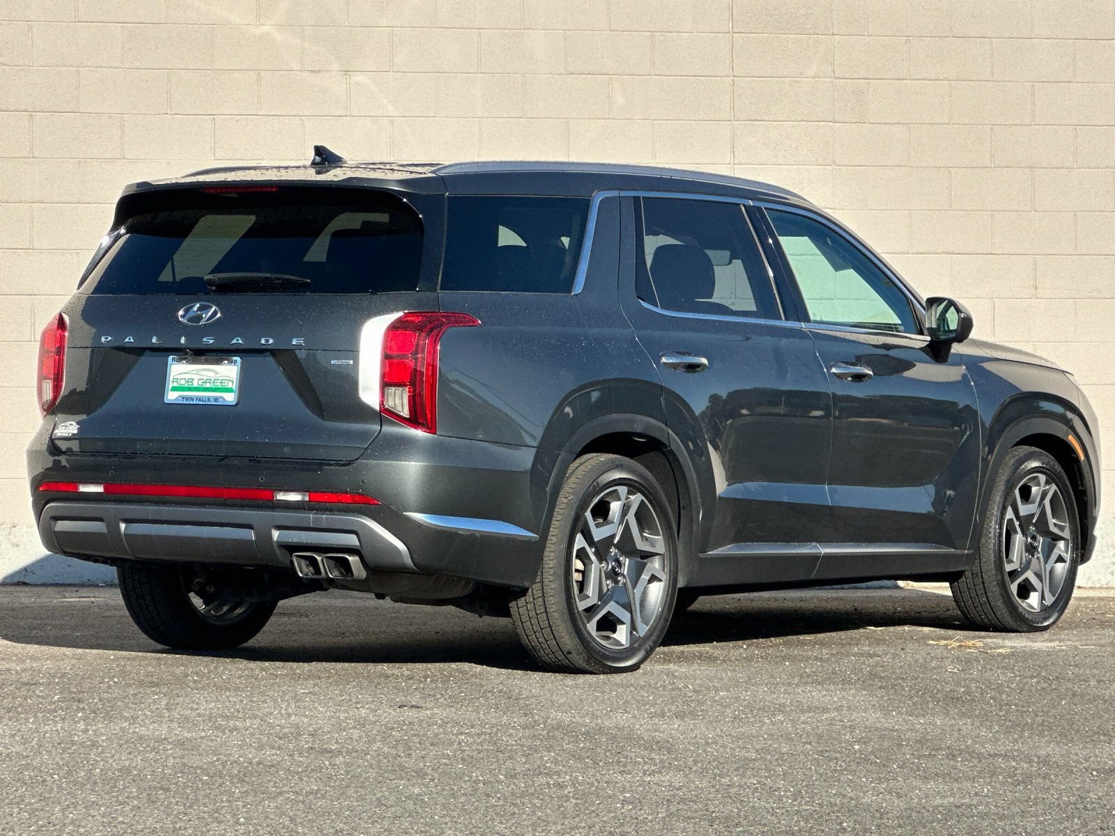 Used 2023 Hyundai Palisade Limited w/ Cargo Package AWD/4WD image 3