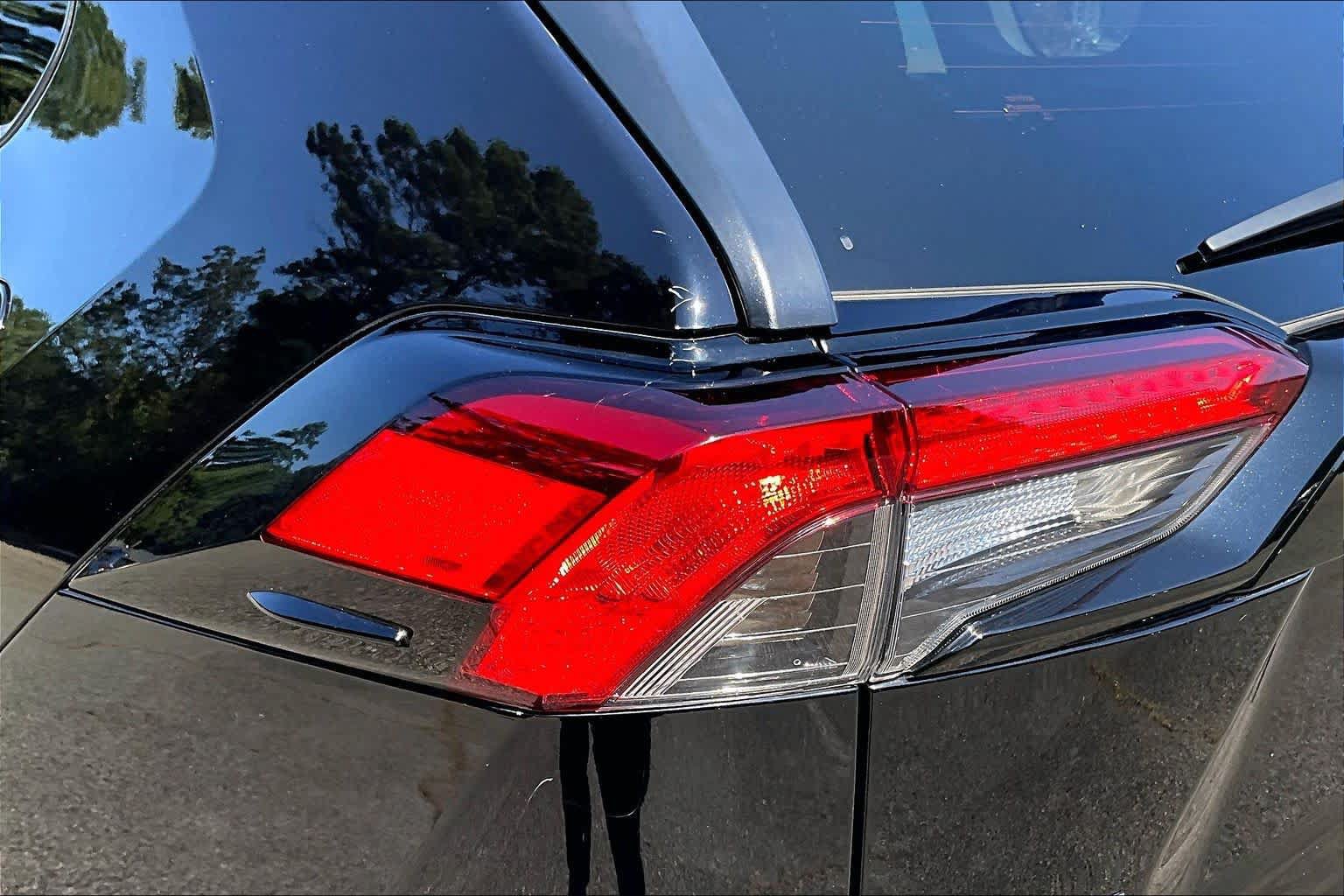 Certified 2025 Toyota RAV4 XLE FWD image 29