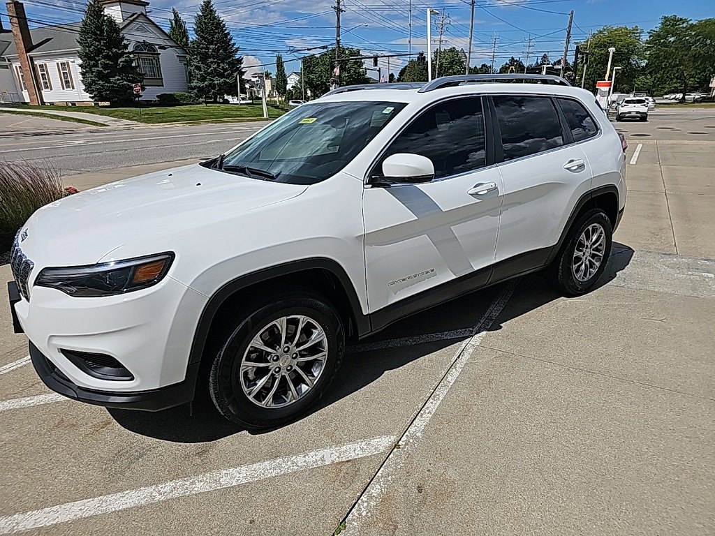 Certified 2021 Jeep Cherokee Latitude Plus w/ Sun & Sound Group image 10