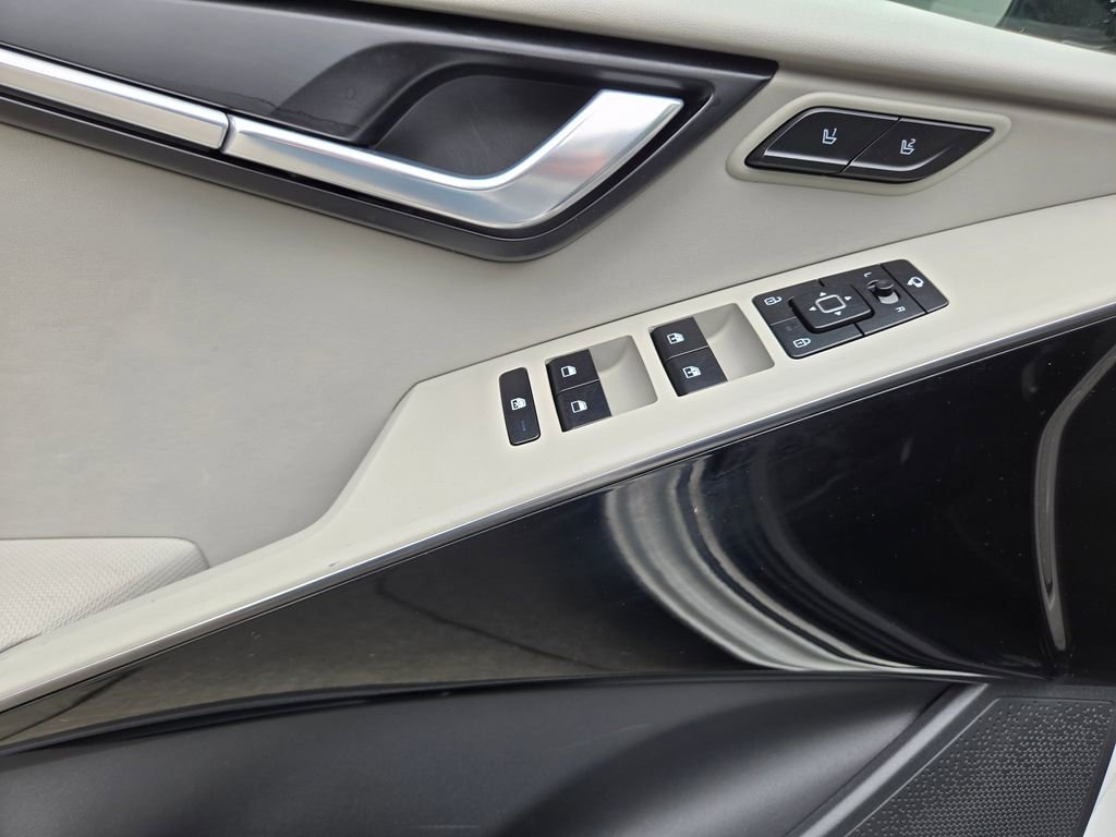 Certified 2024 Kia Niro Wave w/ Wave Preserve Package FWD image 26