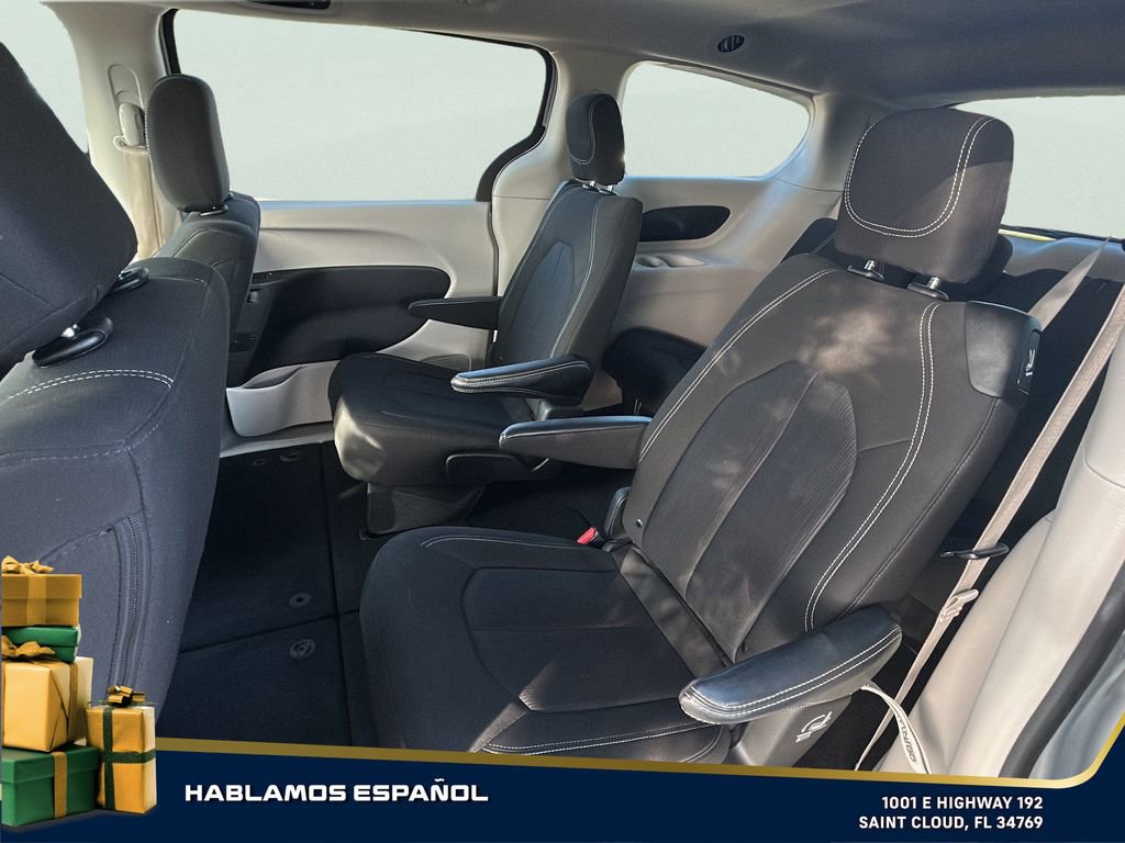Used 2022 Chrysler Voyager LX image 29