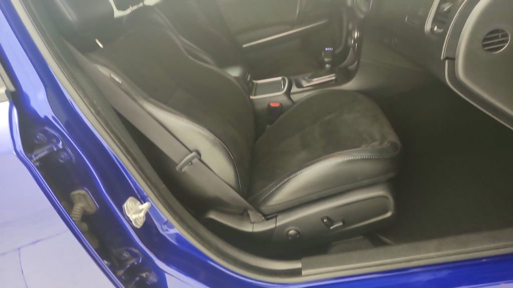 Used 2022 Dodge Charger R/T w/ Plus Group RWD image 29