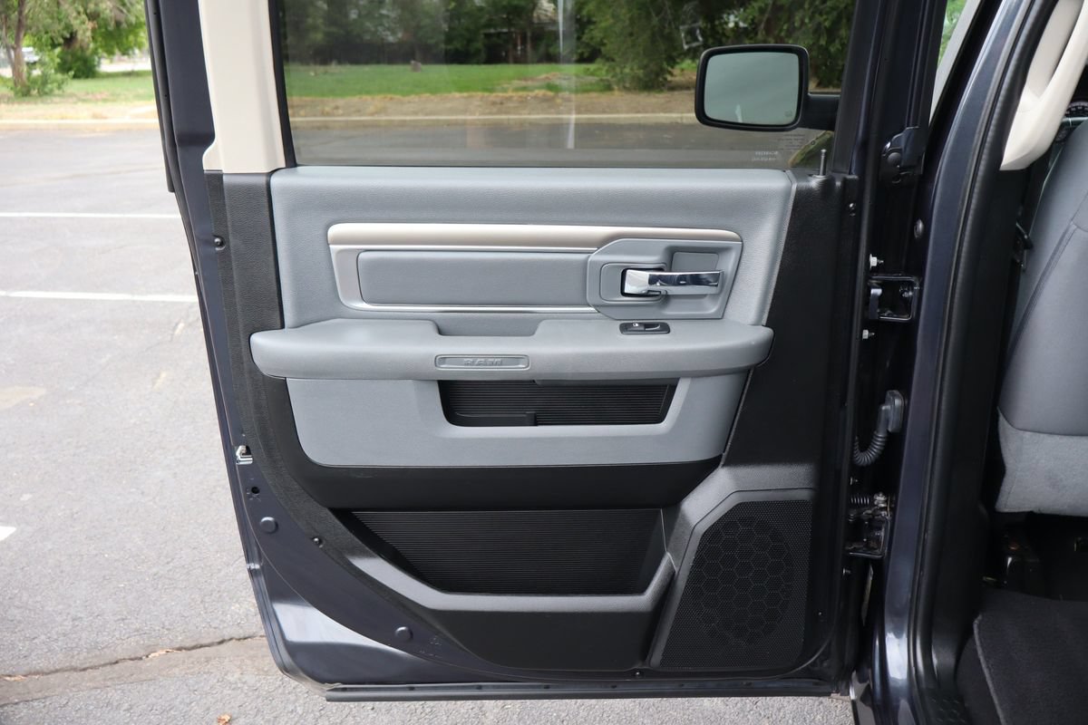 Used 2020 RAM 1500 Classic SLT RWD image 24