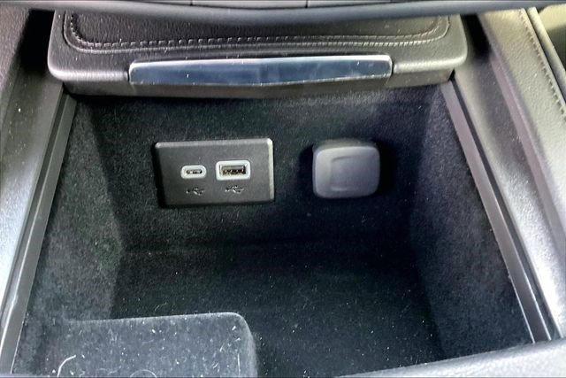 Used 2025 Cadillac XT4 Sport image 36