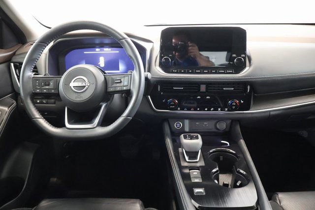 Certified 2023 Nissan Rogue Platinum w/ Platinum Premium Package FWD image 13