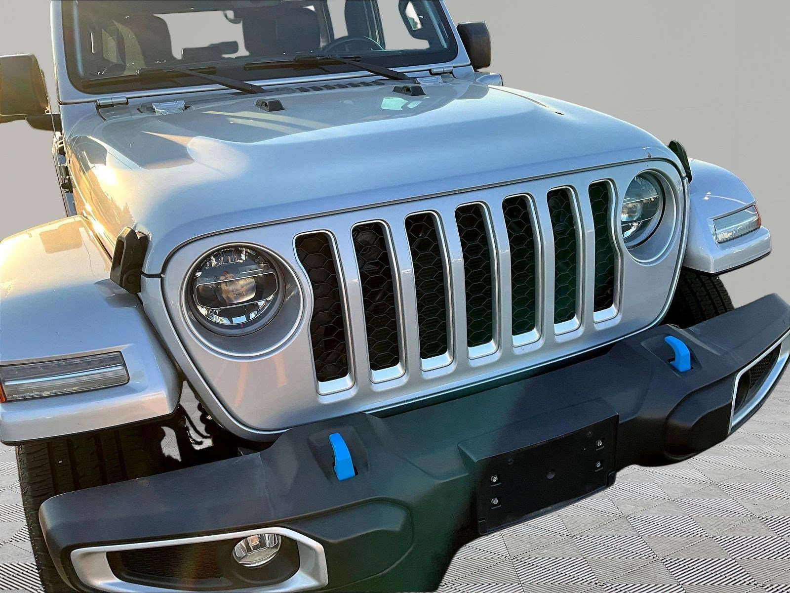 Used 2022 Jeep Wrangler Unlimited Sahara w/ Cold Weather Group AWD/4WD image 28