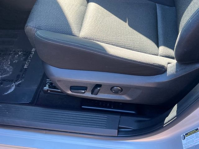 Used 2024 Nissan Rogue SV image 26