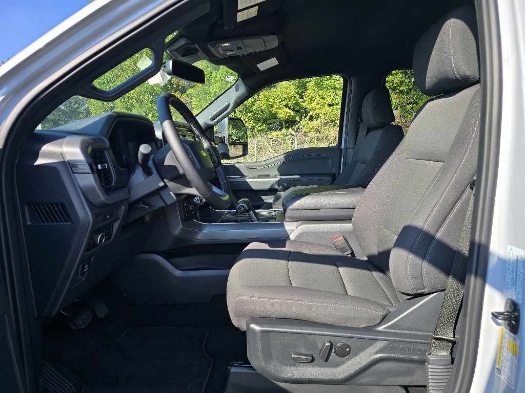 New 2025 Ford F150 XLT w/ Equipment Group 302A MID image 9