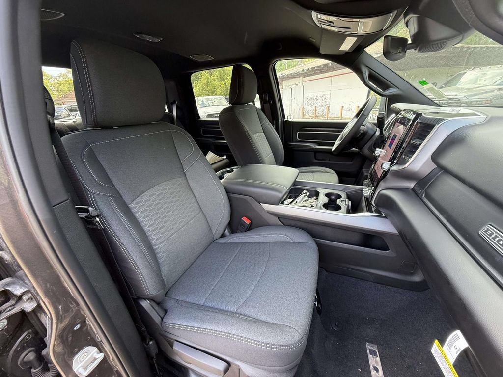 New 2026 RAM 2500 Big Horn AWD/4WD image 9