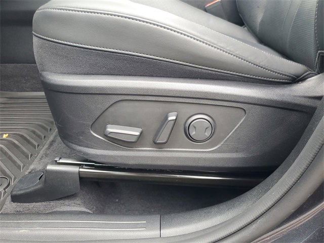 Certified 2025 Kia Sorento SX image 16