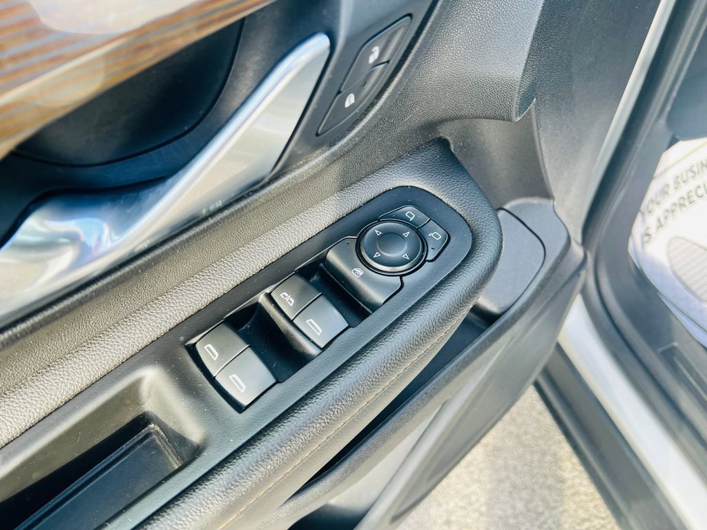 Used 2019 GMC Terrain SLE w/ Driver Convenience Package image 16