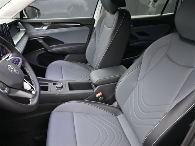 New 2026 Volkswagen Tiguan SE image 19