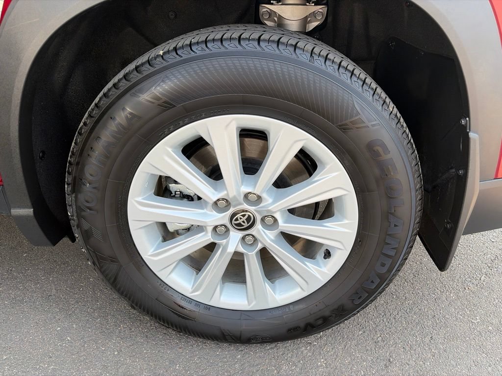 Used 2025 Toyota Grand Highlander AWD Hybrid image 34