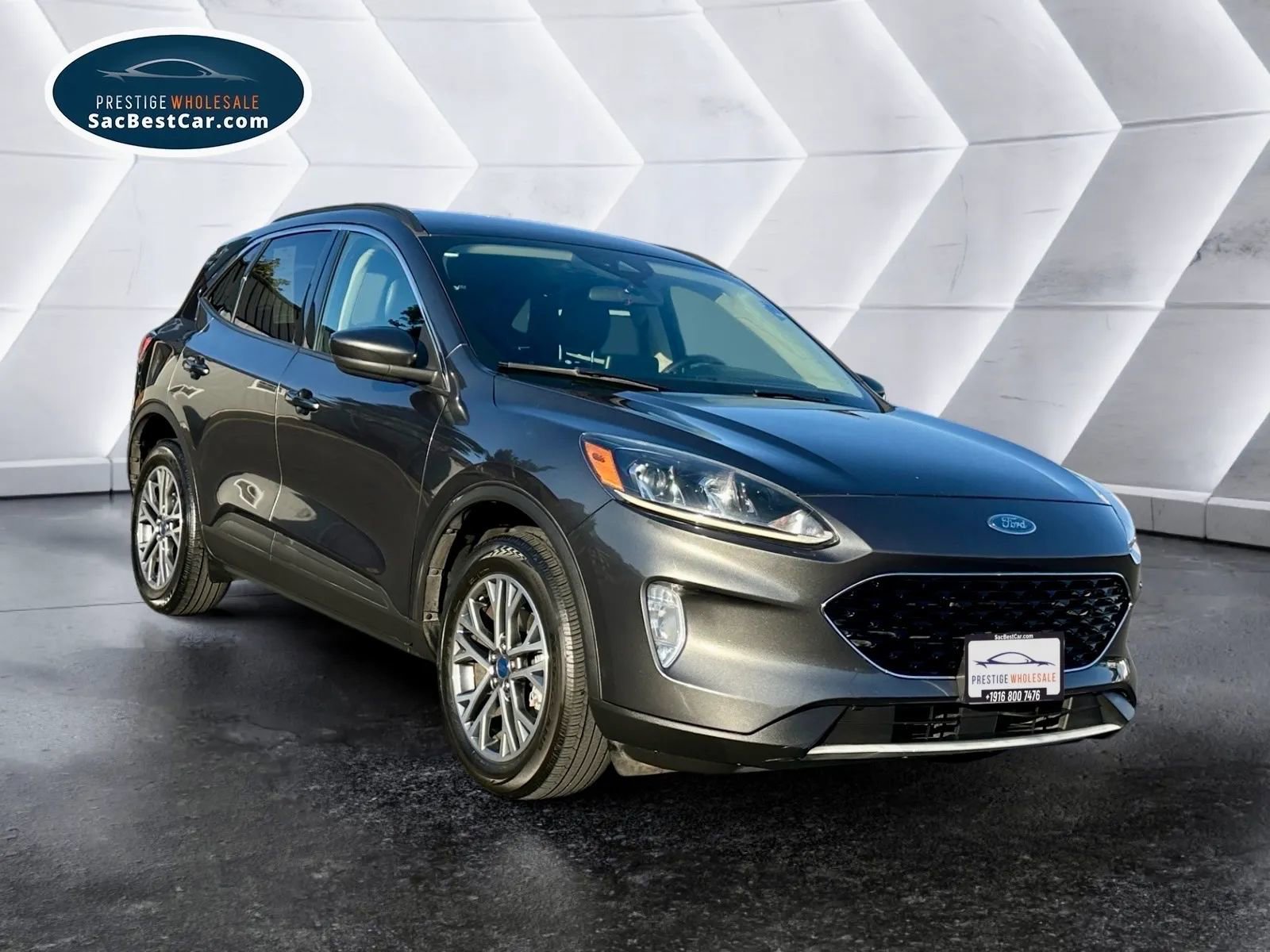 Used 2020 Ford Escape SEL image 3