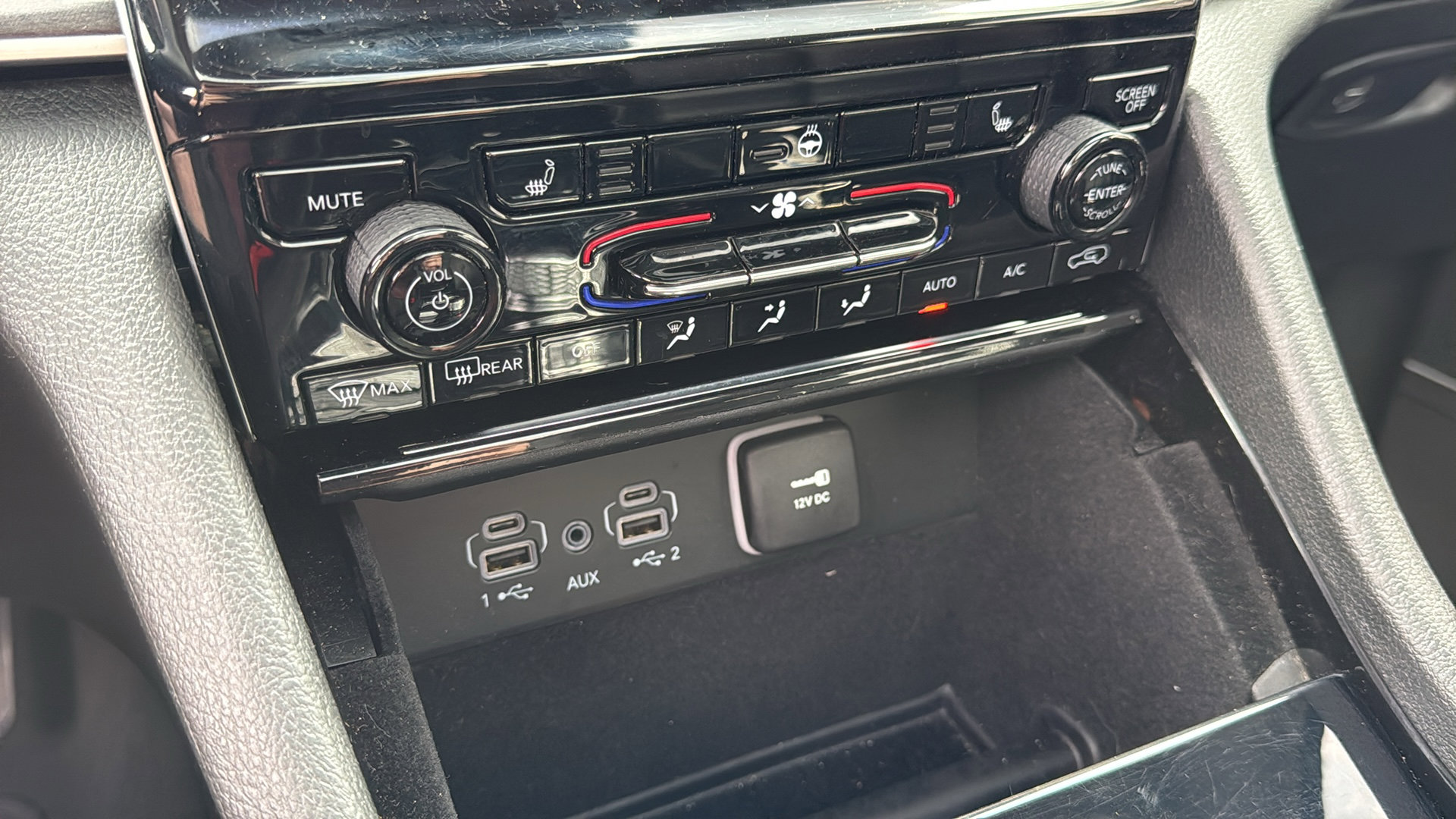 Used 2022 Jeep Grand Cherokee Limited image 22