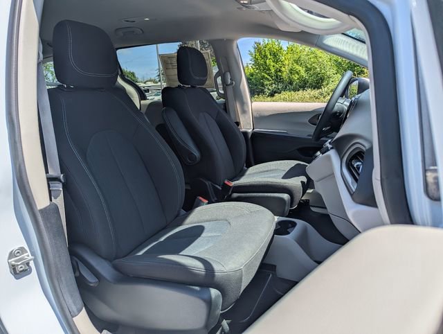 Used 2023 Chrysler Voyager LX FWD image 36