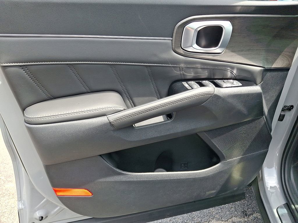 New 2025 Kia Sorento SX image 12