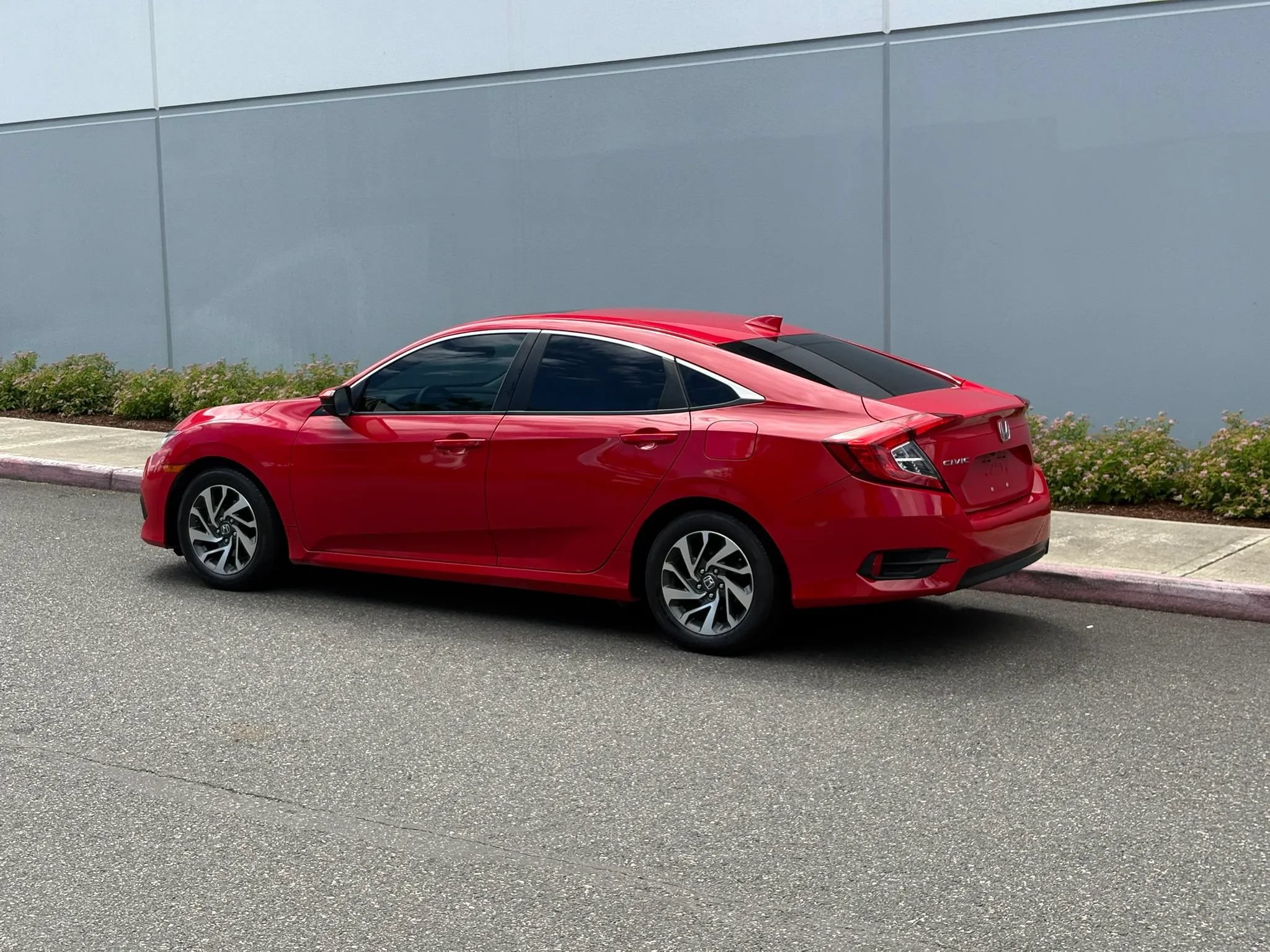 Used 2018 Honda Civic EX image 4