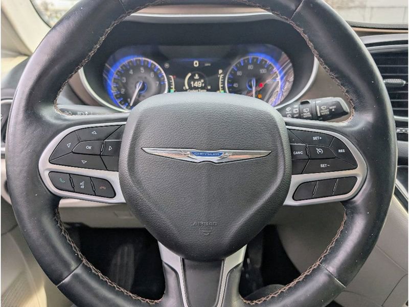 Used 2018 Chrysler Pacifica Touring-L Plus image 22