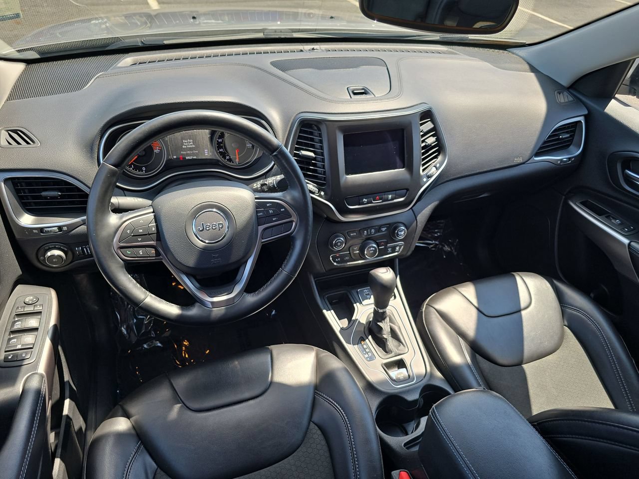 Used 2021 Jeep Cherokee Latitude Plus FWD image 12