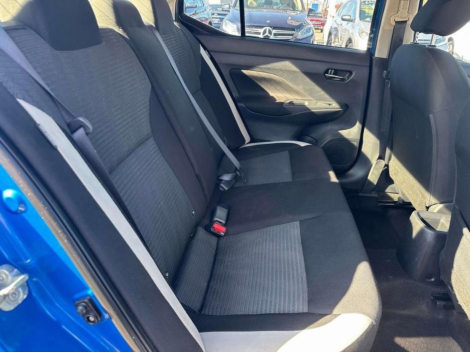 Used 2021 Nissan Versa SV image 11