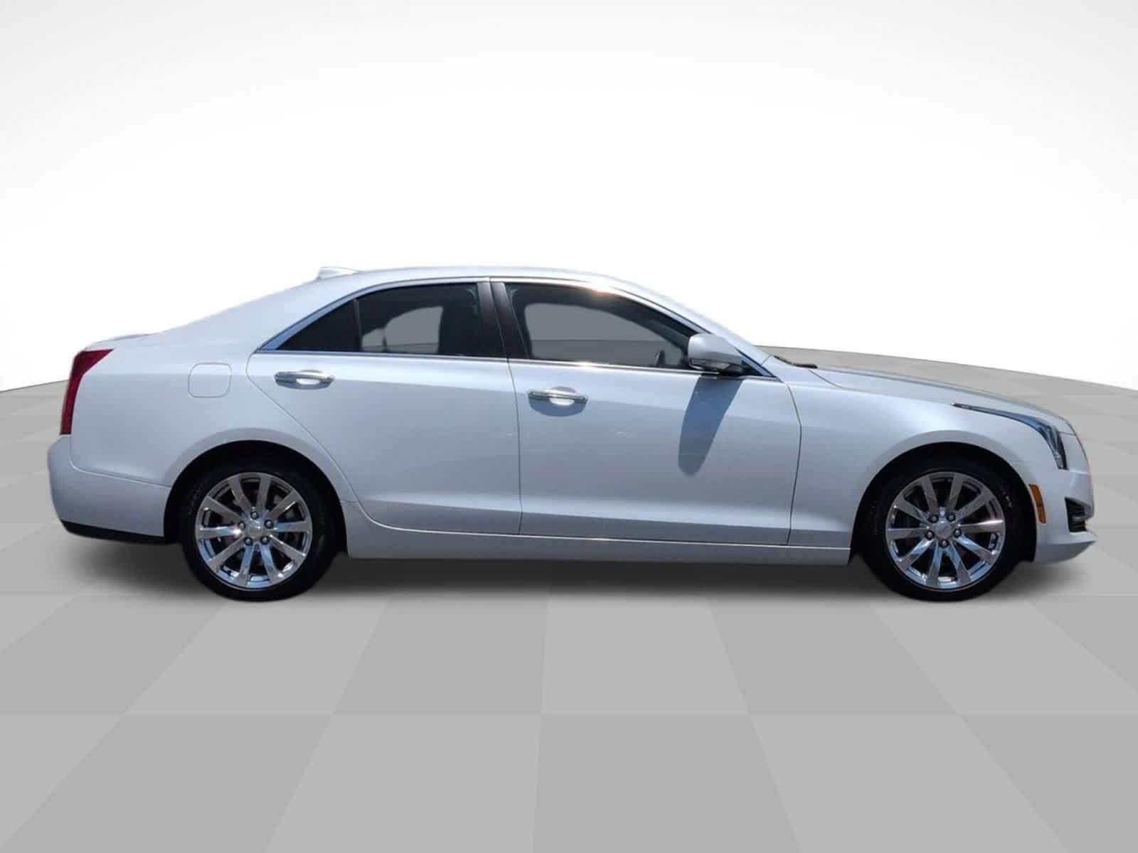 Used 2017 Cadillac ATS Luxury RWD image 4
