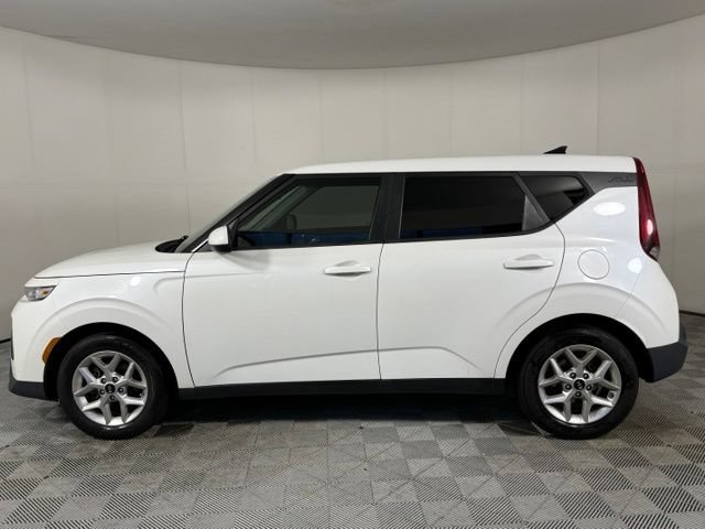 Used 2021 Kia Soul S FWD image 3