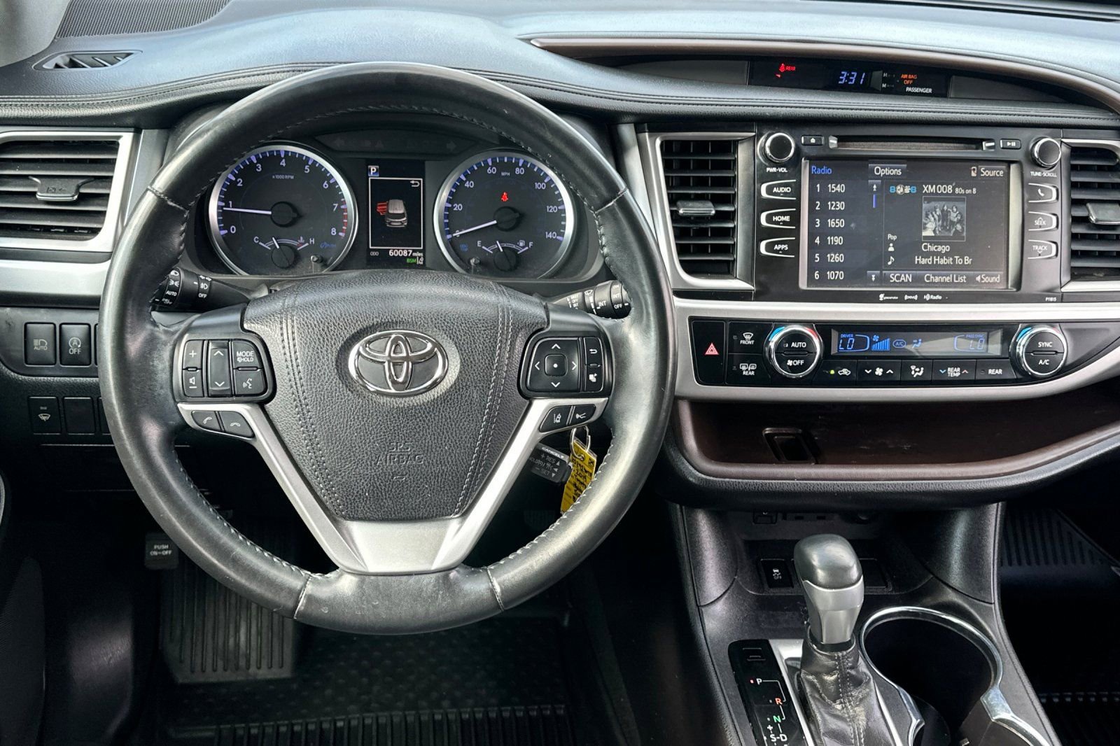Used 2019 Toyota Highlander Plus FWD image 14