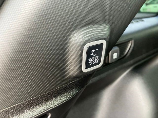 New 2026 Jeep Grand Cherokee Limited w/ Luxury Tech Group II AWD/4WD image 28