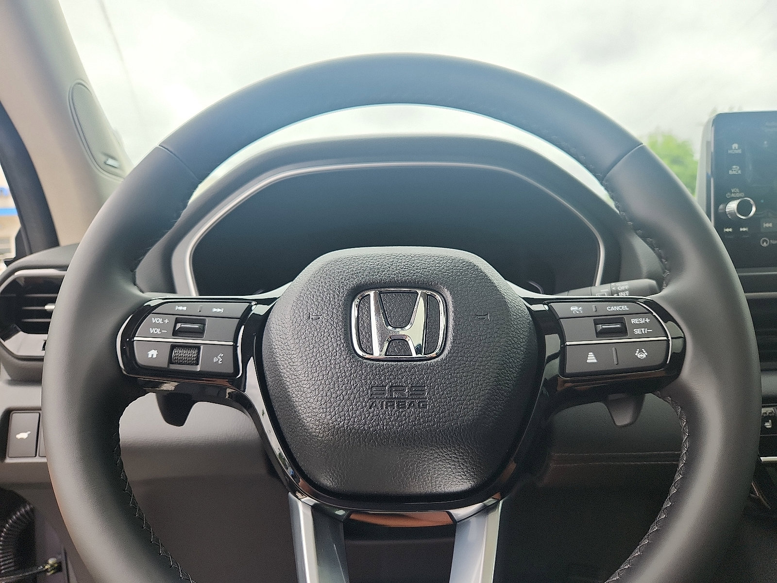 New 2025 Honda Pilot Touring image 15