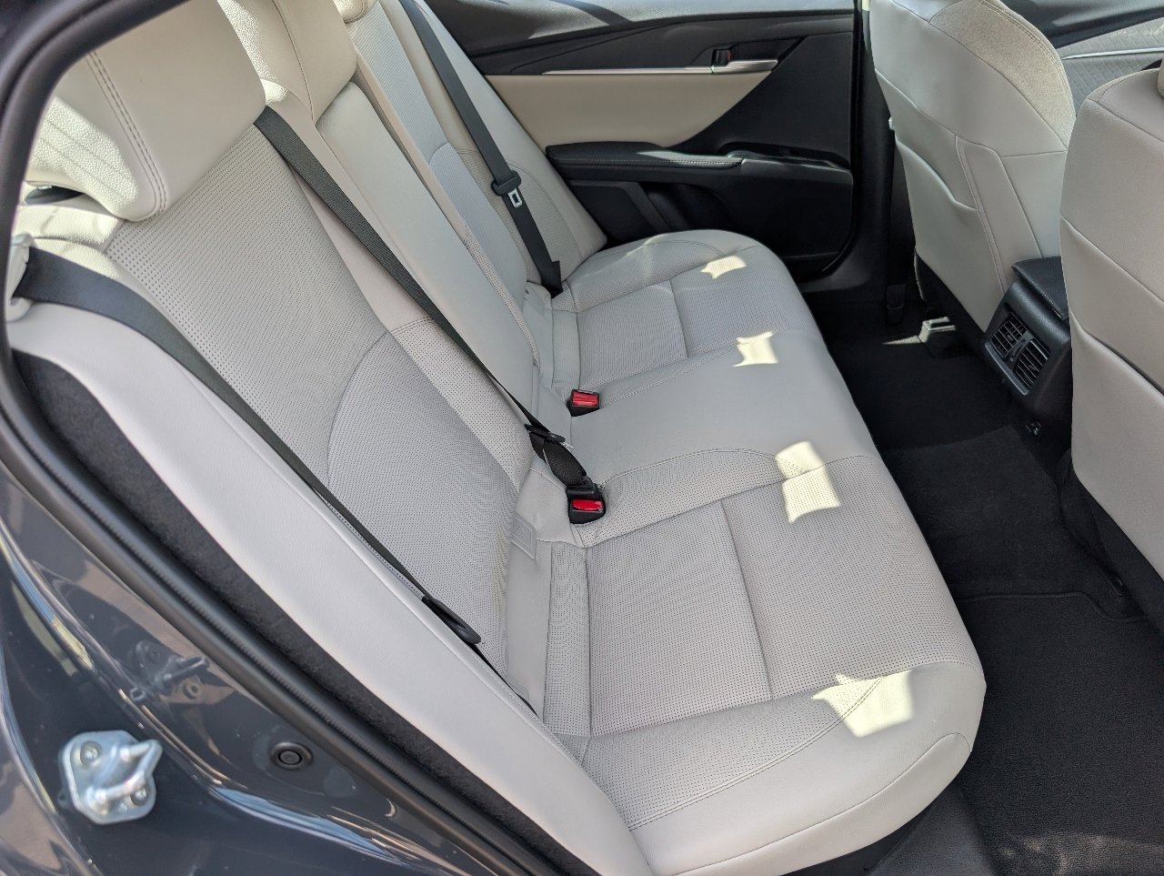 Used 2026 Toyota Camry XLE FWD image 5