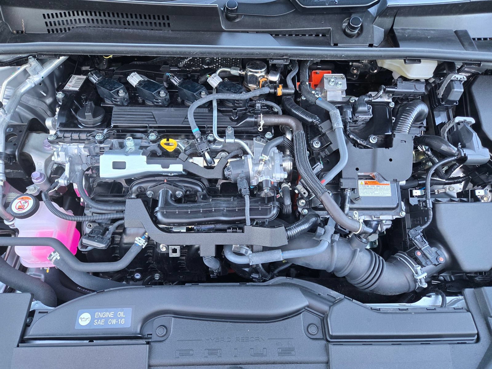 Certified 2025 Toyota Prius XLE FWD image 25