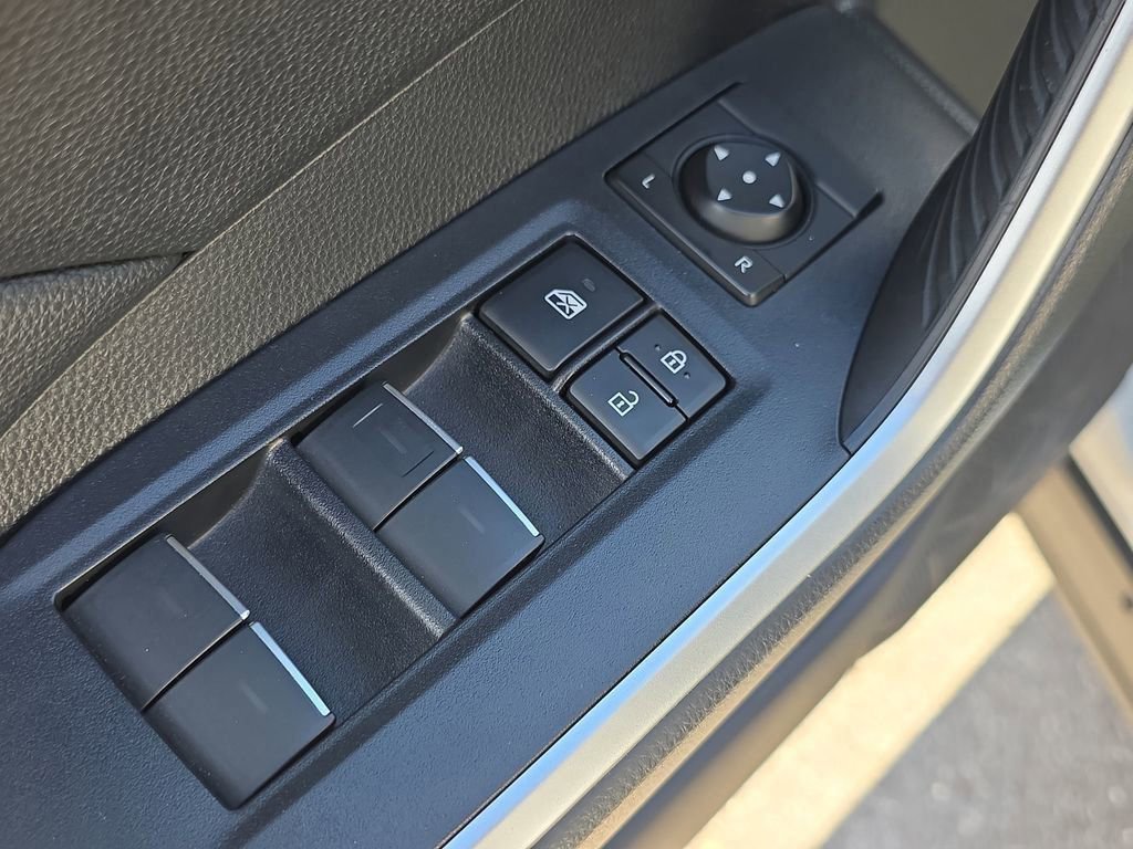 Used 2023 Toyota RAV4 SE image 24