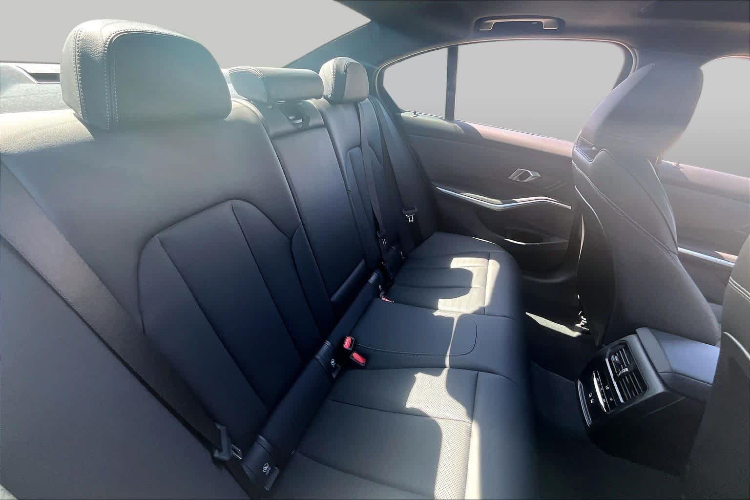 Used 2025 BMW 330i Sedan RWD image 17