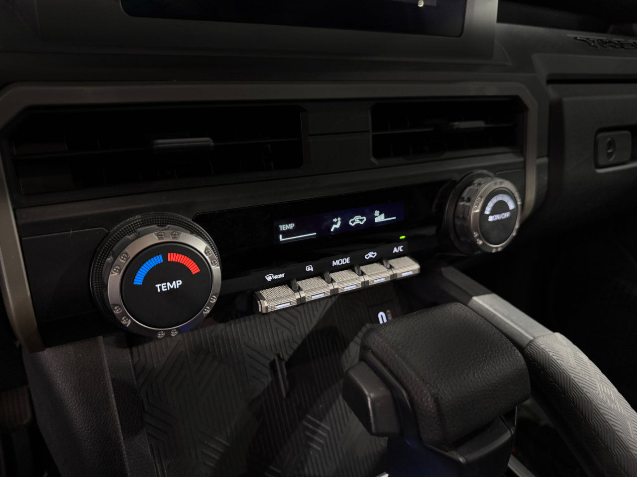 Used 2024 Toyota Tacoma SR image 5