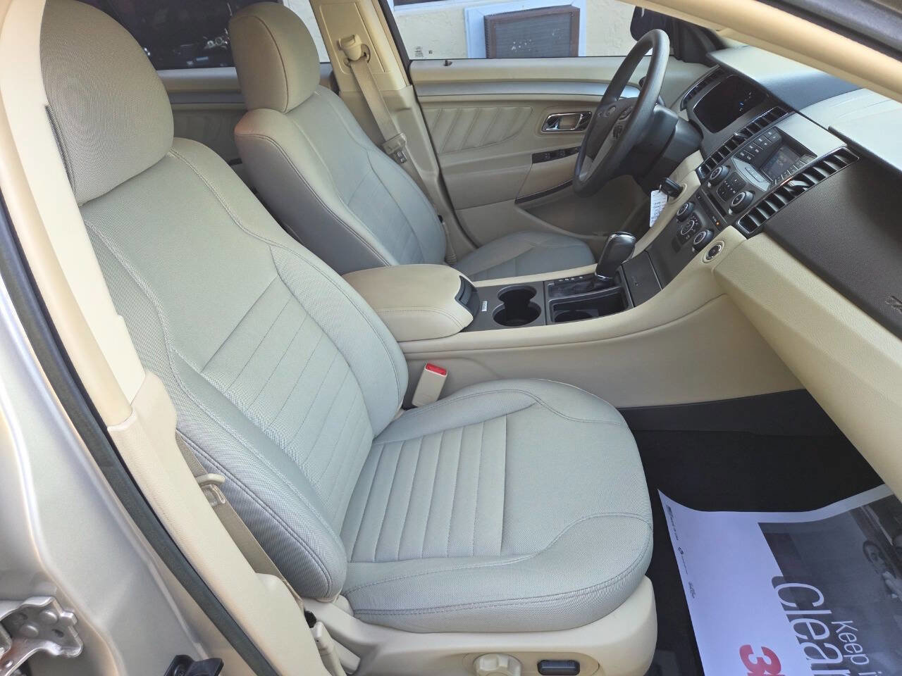 Used 2018 Ford Taurus SE FWD image 17