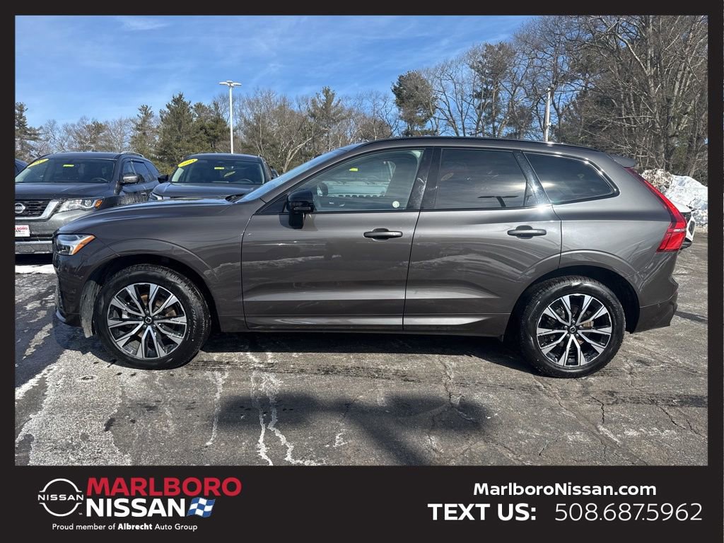 Used 2025 Volvo XC60 B5 Plus w/ Climate Package image 4