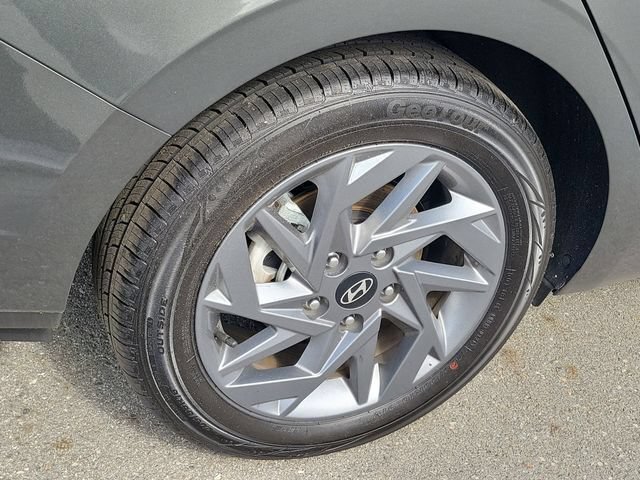 Certified 2024 Hyundai Elantra SEL FWD image 29