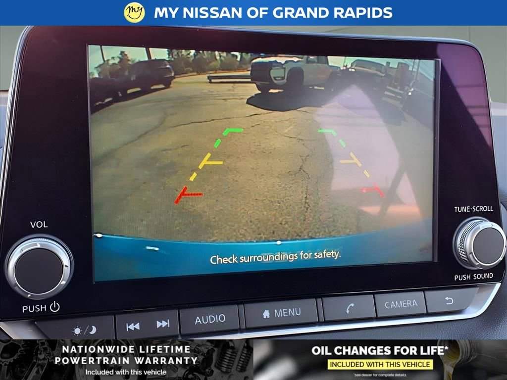 New 2025 Nissan Sentra SR image 16