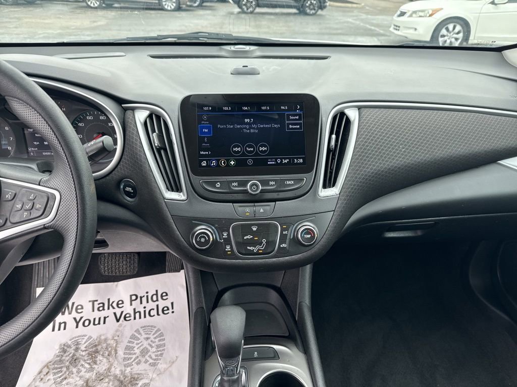 Used 2023 Chevrolet Malibu LS image 18