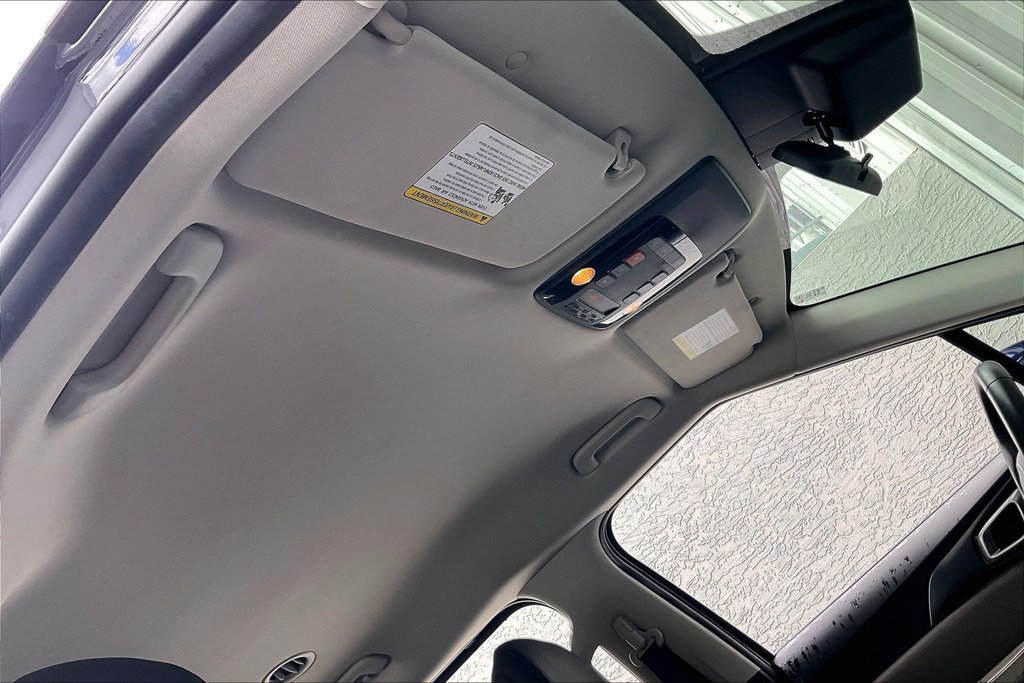 Used 2026 Kia Carnival FWD image 13