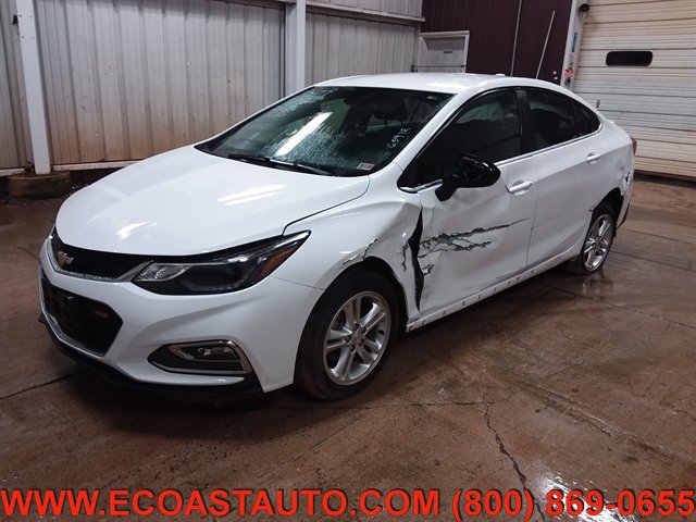 Used 2018 Chevrolet Cruze LT w/ Convenience Package FWD image 1