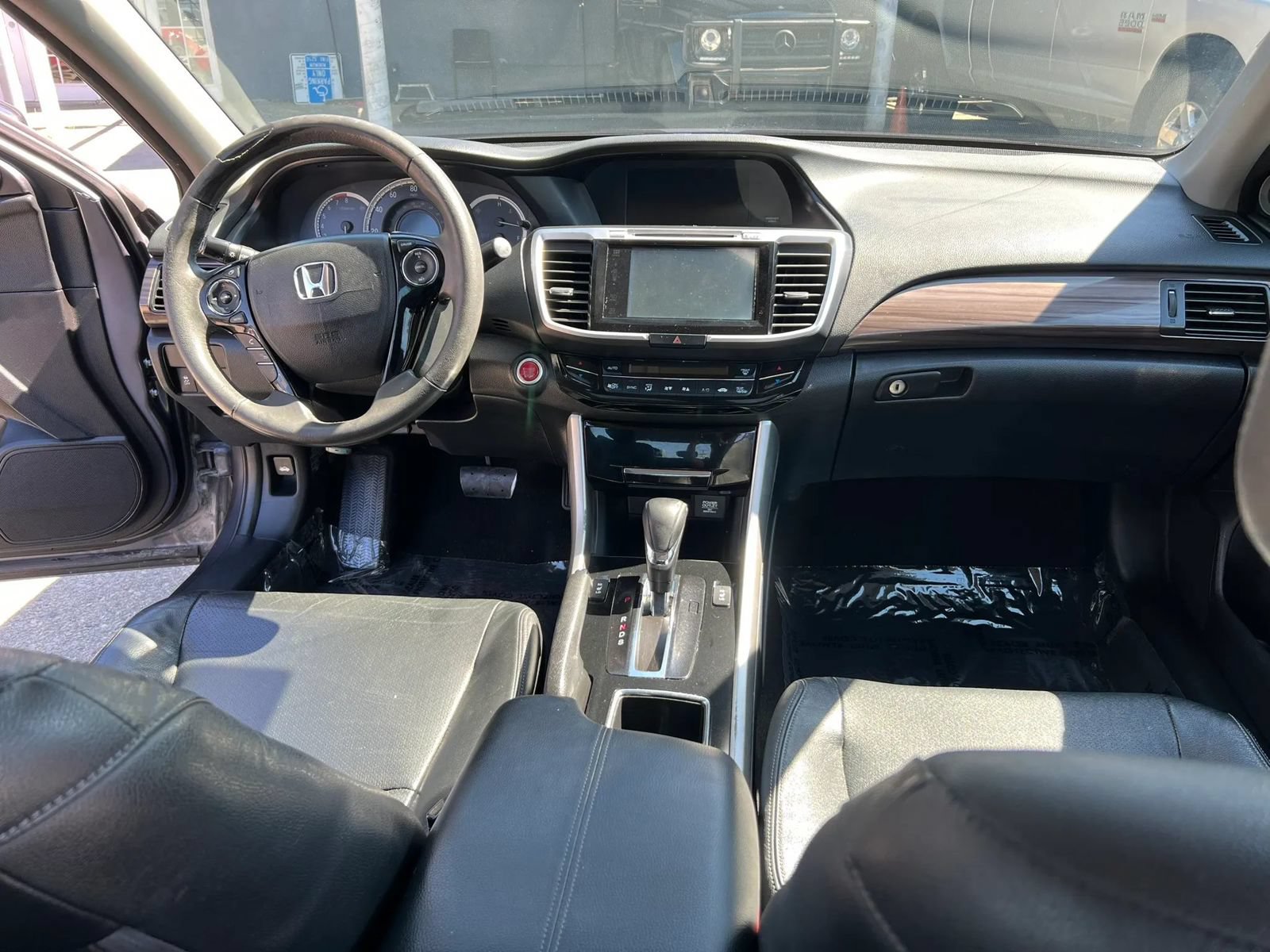 Used 2017 Honda Accord EX-L image 13