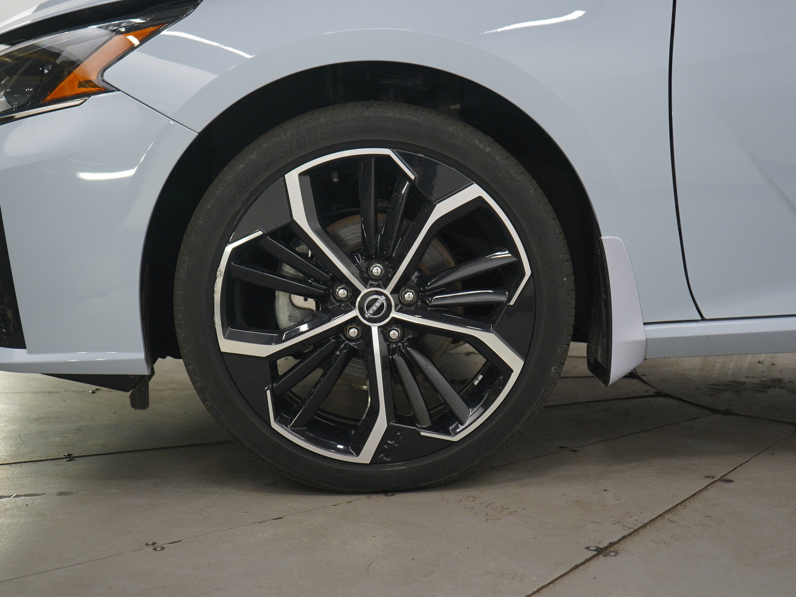 Used 2023 Nissan Altima 2.5 SR AWD/4WD image 29