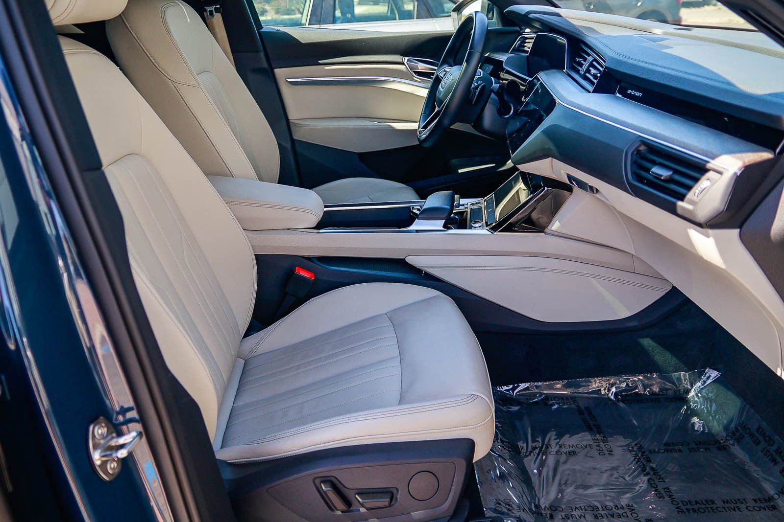 Used 2023 Audi e-tron Premium w/ Convenience Plus Package image 18