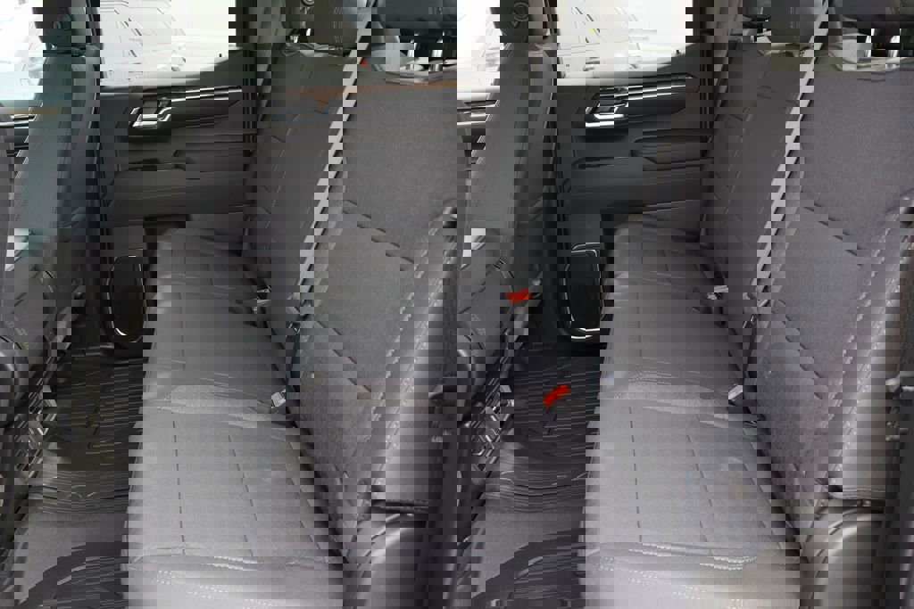 New 2026 GMC Sierra 1500 SLE image 17